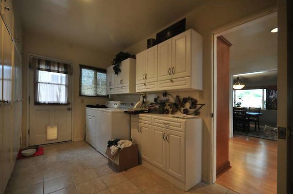 9393 laundry2