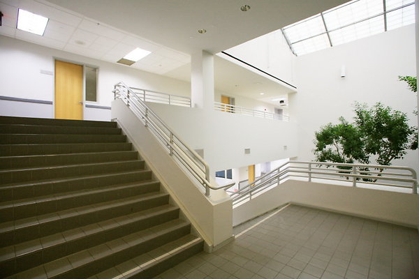 Center Front Stairway 0117 1