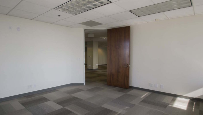 Union-Bank-Plaza-34th-Floor-32