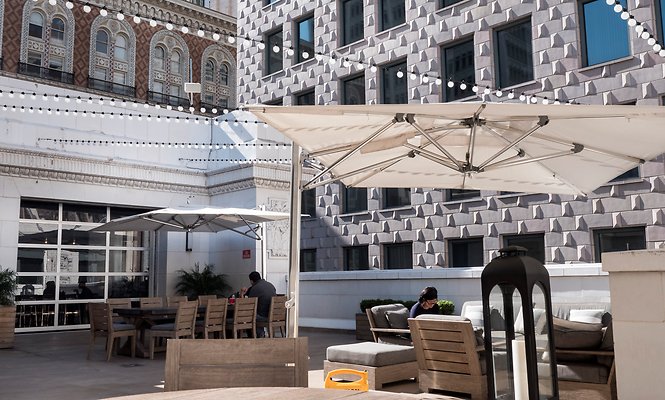 Pac.Mut.6th.Flr.Patio.HWL.02