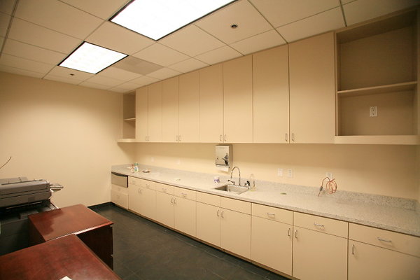 729B Suite 300 Executice Office Kitchen 0043 1