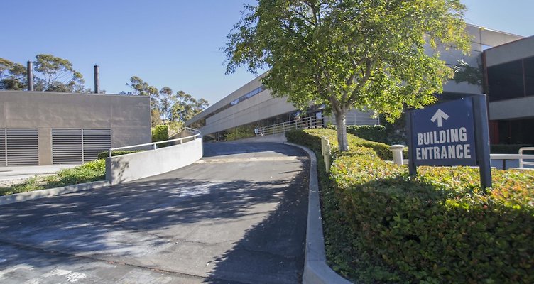 1977-Saturn-142 1977-Saturn-142