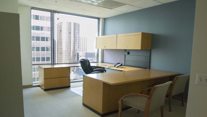 US-Bank-Tower-Suite-1500-37