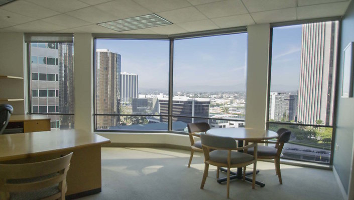 US-Bank-Tower-Suite-1500-32