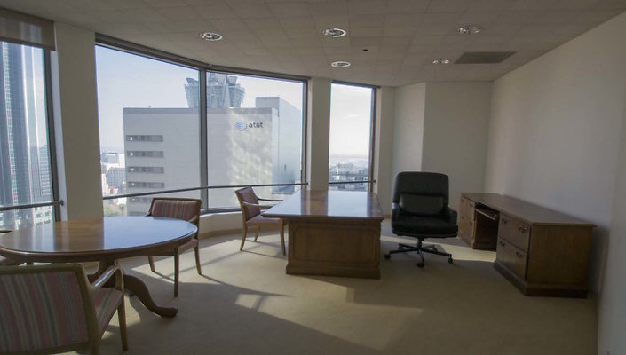 US-Bank-Tower-18th-Floor-15