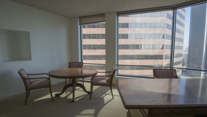 US-Bank-Tower-18th-Floor-16