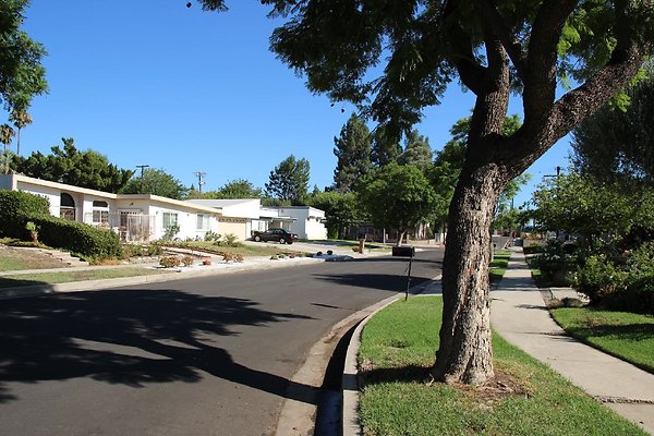 17.18408.Minnehaha.St.GranadaHills