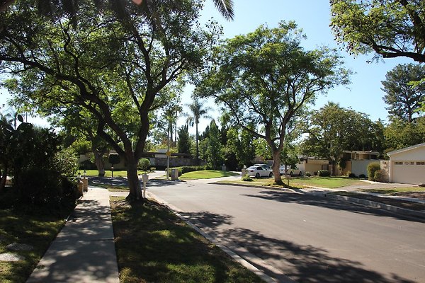 06.18408.Minnehaha.St.GranadaHills