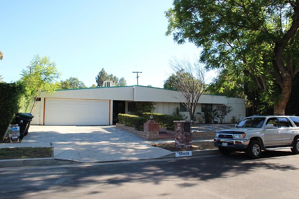 52.18408.Minnehaha.St.GranadaHills