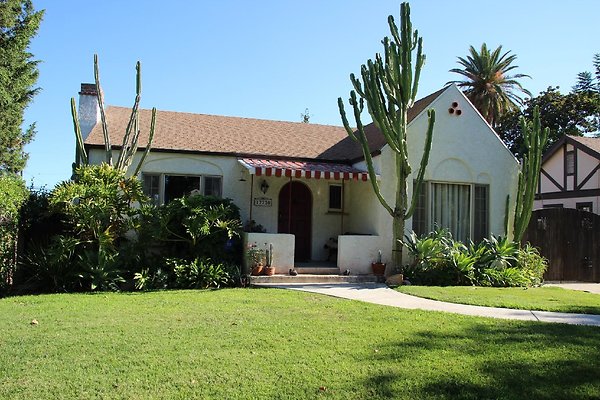 Neighborhood.17717.LosAlimos.GranadaHills