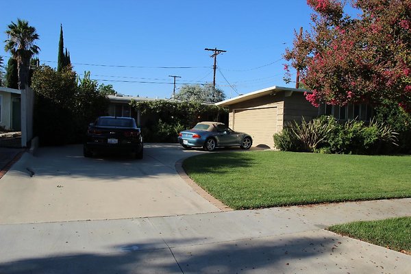 22.17057.LosAlimos.GranadaHills 22.17057.LosAlimos.GranadaHills