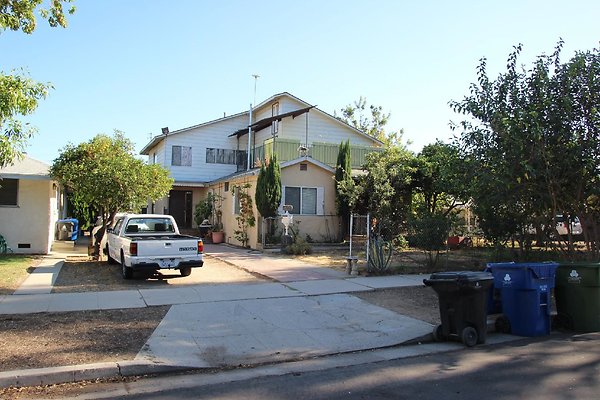 Neighborhood.17608.LosAlimos.GranadaHills