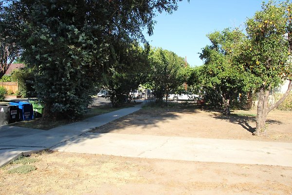 17.17608.LosAlimos.GranadaHills