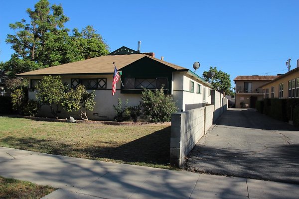 35.17608.LosAlimos.GranadaHills