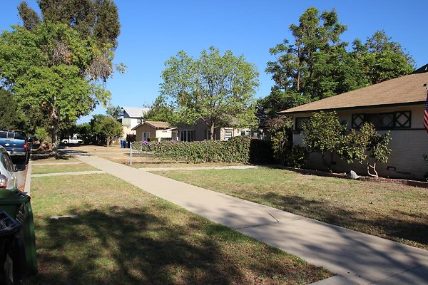 34.17608.LosAlimos.GranadaHills