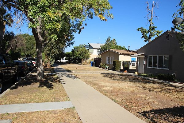 28.17608.LosAlimos.GranadaHills