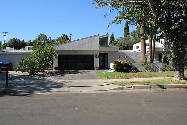 Neighborhood.18414.Hiawatha.St.GranadaHills