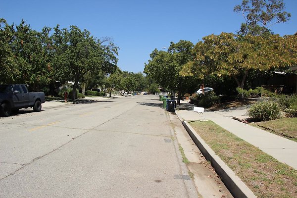 39.Neighborhood.EICHLER.Lisette.GranadaHills