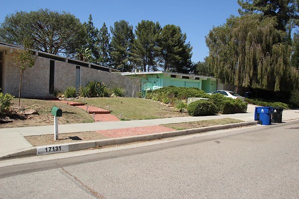 140.Neighborhood.EICHLER.Lisette.GranadaHills