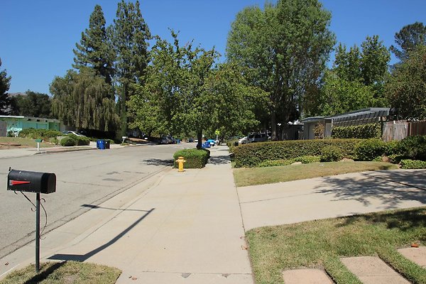 123.Neighborhood.EICHLER.Lisette.GranadaHills