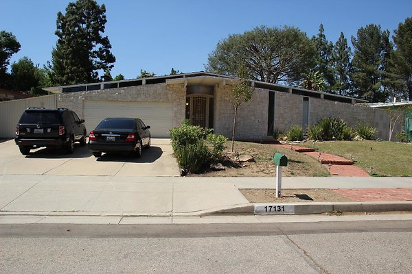 138.Neighborhood.EICHLER.Lisette.GranadaHills