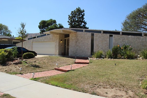 156.Neighborhood.EICHLER.Lisette.GranadaHills