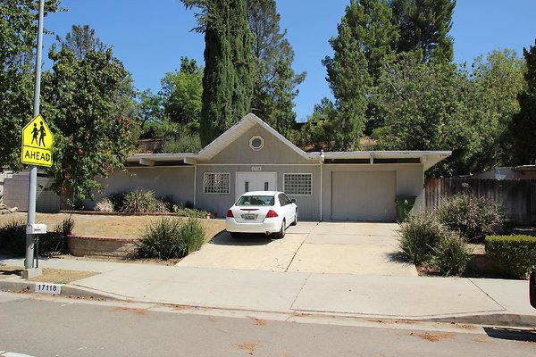 149.Neighborhood.EICHLER.Lisette.GranadaHills