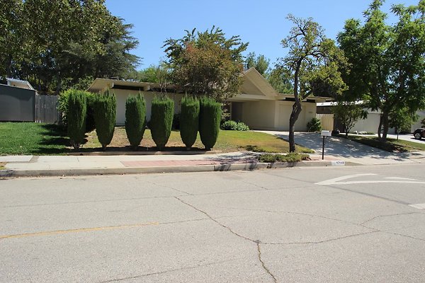 135.Neighborhood.EICHLER.Lisette.GranadaHills