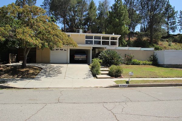 41.Neighborhood.EICHLER.Lisette.GranadaHills