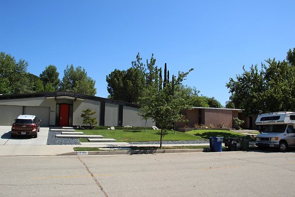 175.Neighborhood.EICHLER.Lisette.GranadaHills