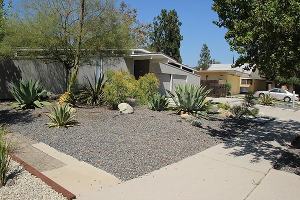 29.Neighborhood.EICHLER.Lisette.GranadaHills