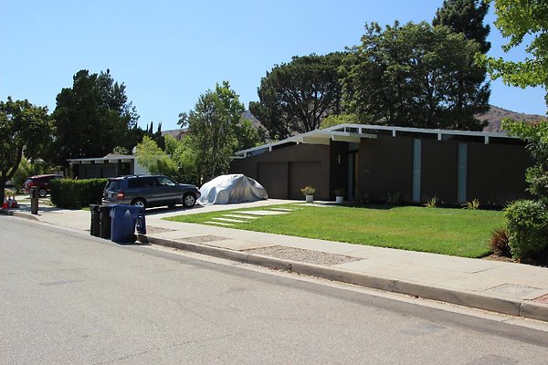 168.Neighborhood.EICHLER.Lisette.GranadaHills