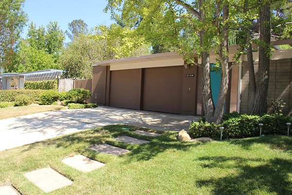 124.Neighborhood.EICHLER.Lisette.GranadaHills