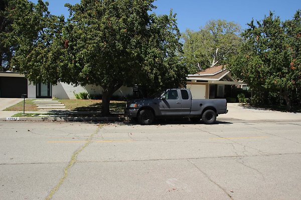 48.Neighborhood.EICHLER.Lisette.GranadaHills