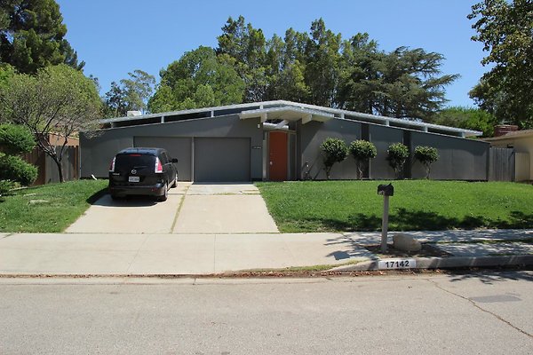 126.Neighborhood.EICHLER.Lisette.GranadaHills