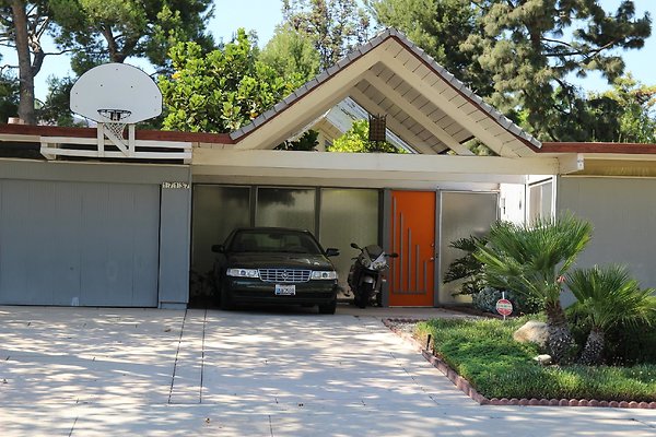 04.Neighborhood.EICHLER.Lisette.GranadaHills