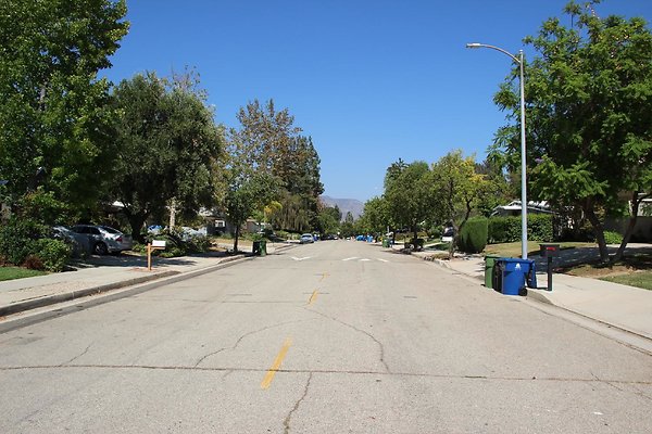 163.Neighborhood.EICHLER.Lisette.GranadaHills