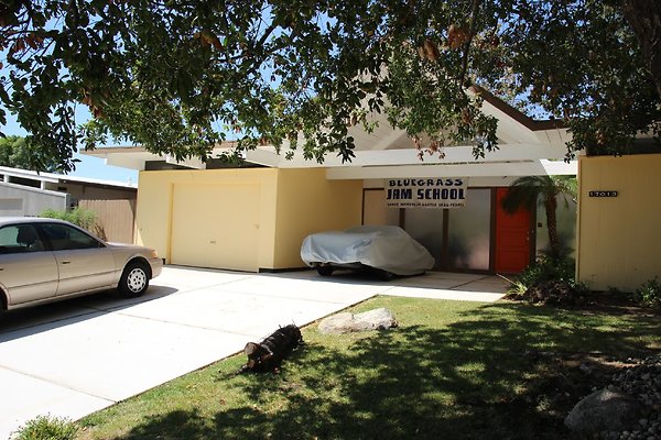 22.Neighborhood.EICHLER.Lisette.GranadaHills