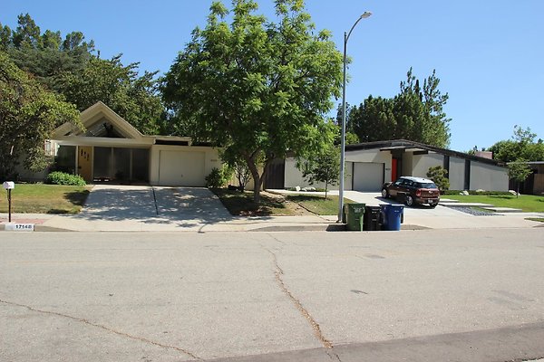 173.Neighborhood.EICHLER.Lisette.GranadaHills