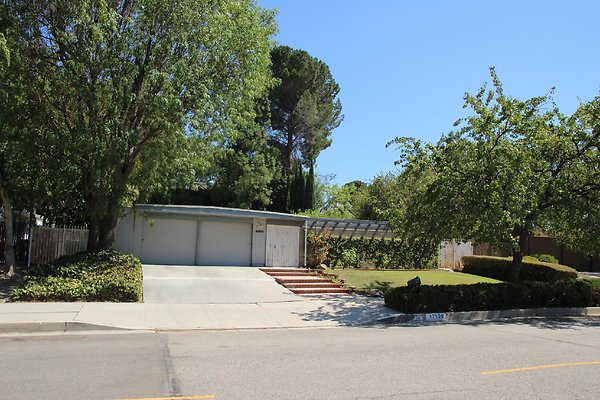 157.Neighborhood.EICHLER.Lisette.GranadaHills