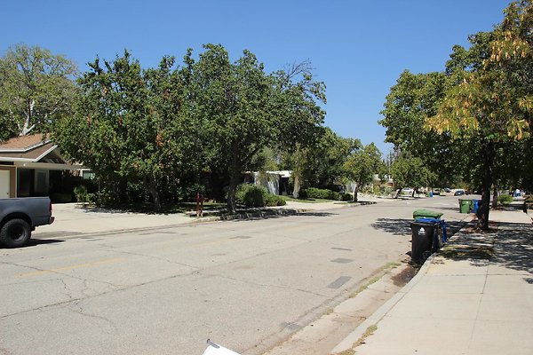 49.Neighborhood.EICHLER.Lisette.GranadaHills