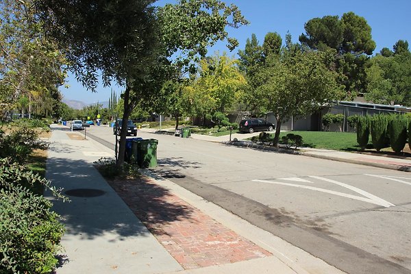 171.Neighborhood.EICHLER.Lisette.GranadaHills