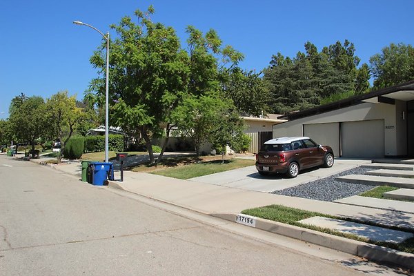 164.Neighborhood.EICHLER.Lisette.GranadaHills