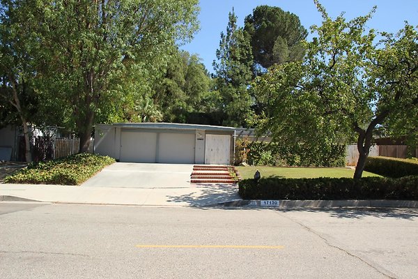 142.Neighborhood.EICHLER.Lisette.GranadaHills