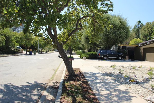 26.Neighborhood.EICHLER.Lisette.GranadaHills