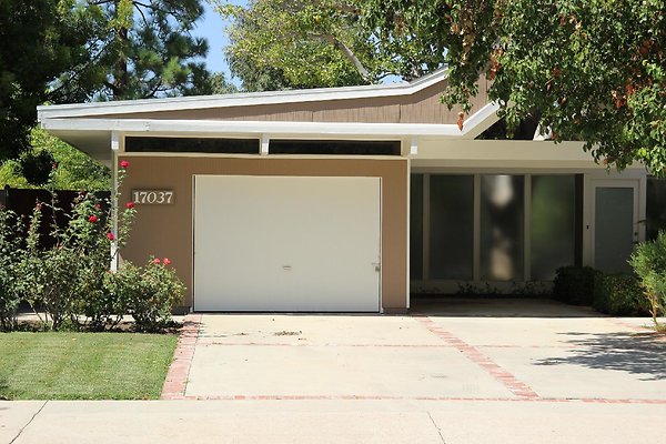 44.Neighborhood.EICHLER.Lisette.GranadaHills