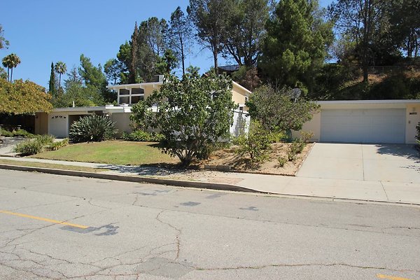 53.Neighborhood.EICHLER.Lisette.GranadaHills