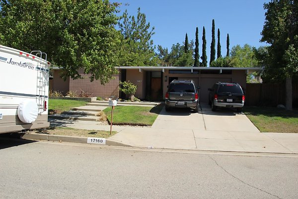 177.Neighborhood.EICHLER.Lisette.GranadaHills
