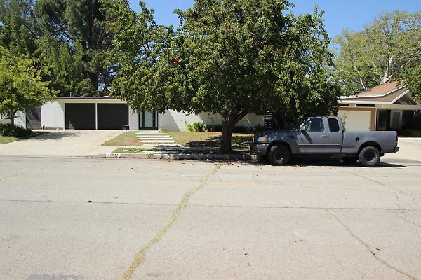 47.Neighborhood.EICHLER.Lisette.GranadaHills
