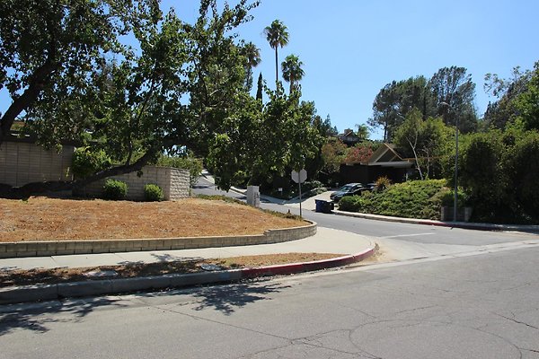 21.Neighborhood.EICHLER.Lisette.GranadaHills
